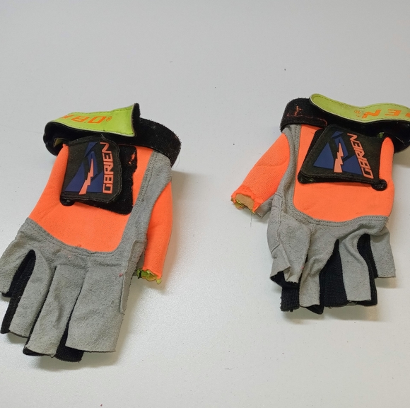 Obrien gloves🌸 - Picture 2 of 3